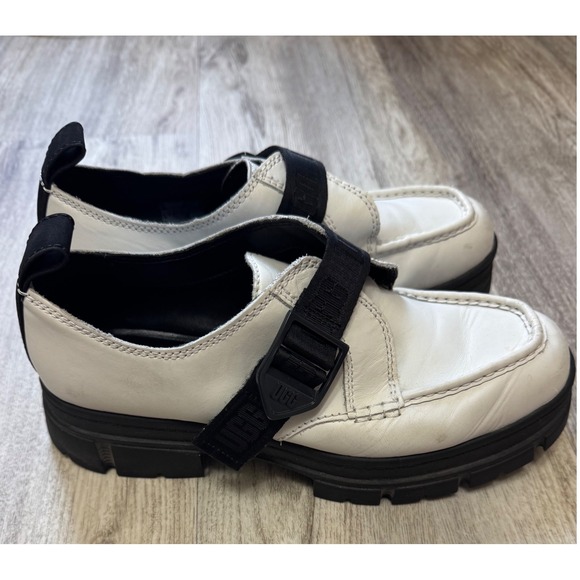 UGG Ashton white loafers slip Platform Lug Sole Buckle Accent  Size 10 Woman - Picture 2 of 7